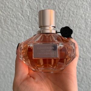 Viktor & Rolf Flowerbomb Nectar - Good Condition, Barely Used
